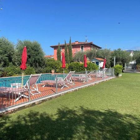 Apartment In Versilia