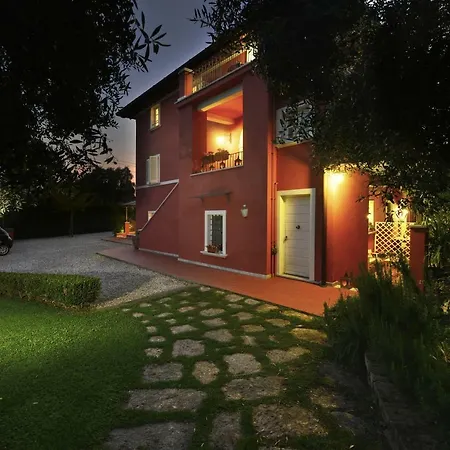 Apartment In Versilia *