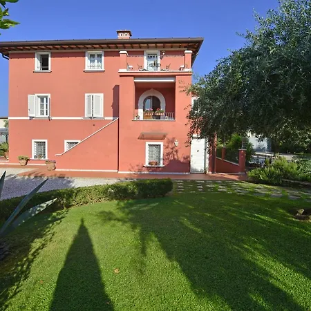Apartmán In Versilia *